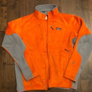 Men’s Orange Patagonia light weight fleece jacket